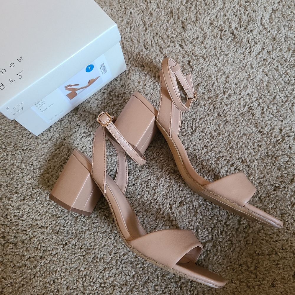 A New Day Nude Block Heel Women's 7